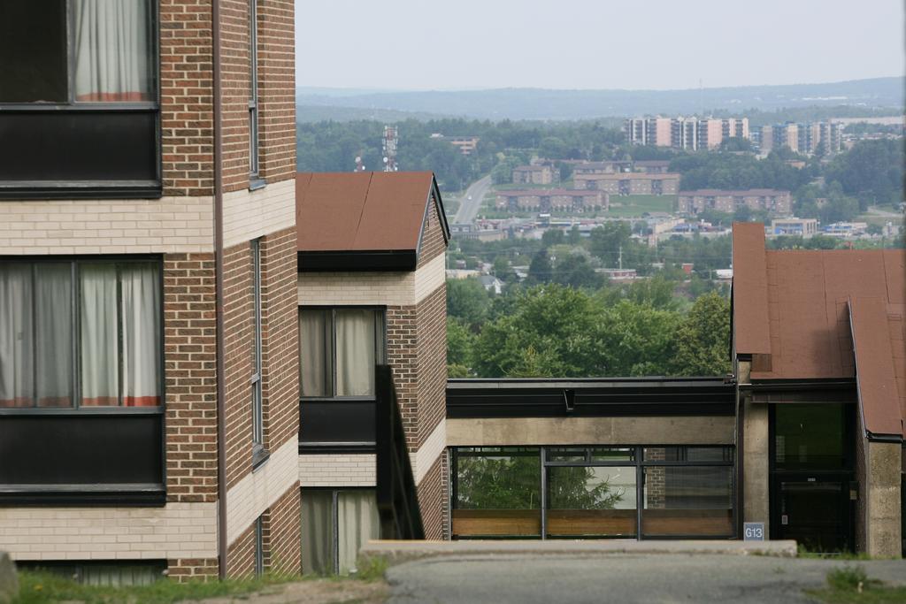 Au Campus-Hébergement hôtelier Université de Sherbrooke Buitenkant foto