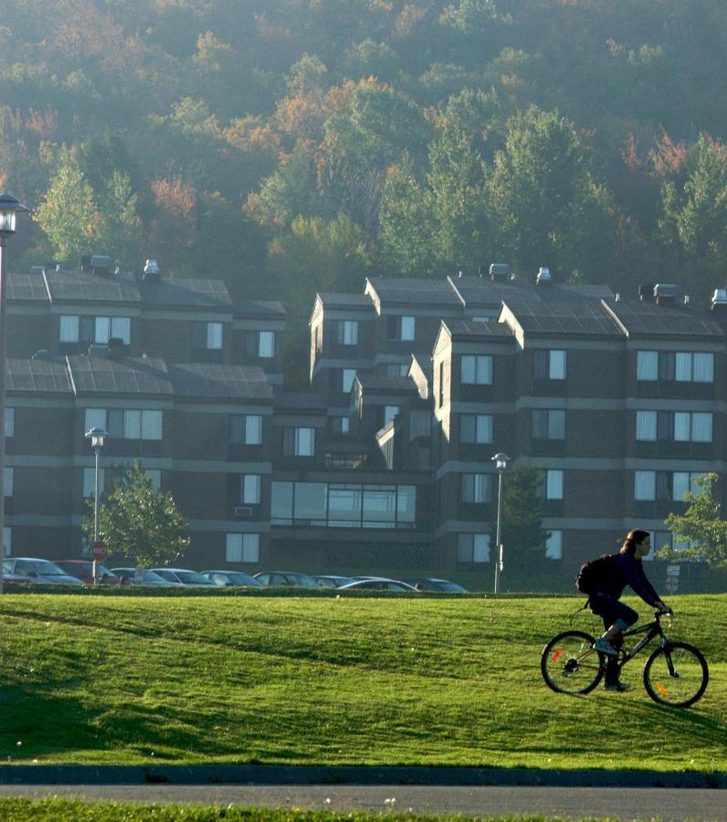 Au Campus-Hébergement hôtelier Université de Sherbrooke Buitenkant foto
